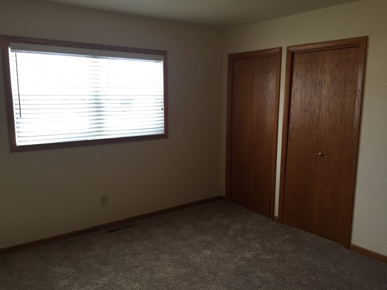 Bedroom #2 (upstairs) - 12' x 13' - 521 6th Avenue Northeast