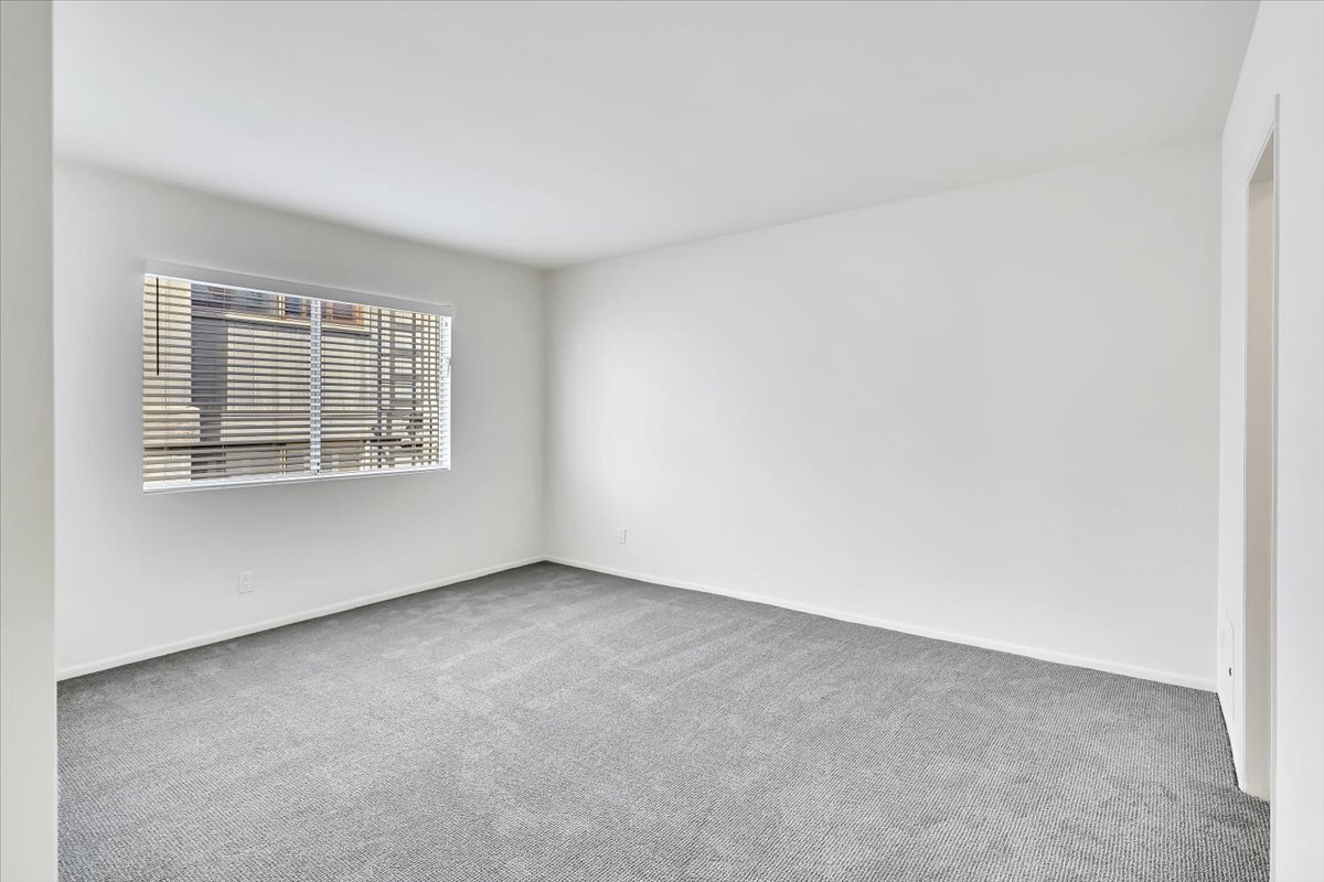 Building Photo - 1023 21st St