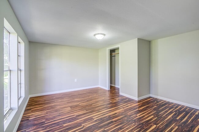 Building Photo - 1809 W Sidnor St