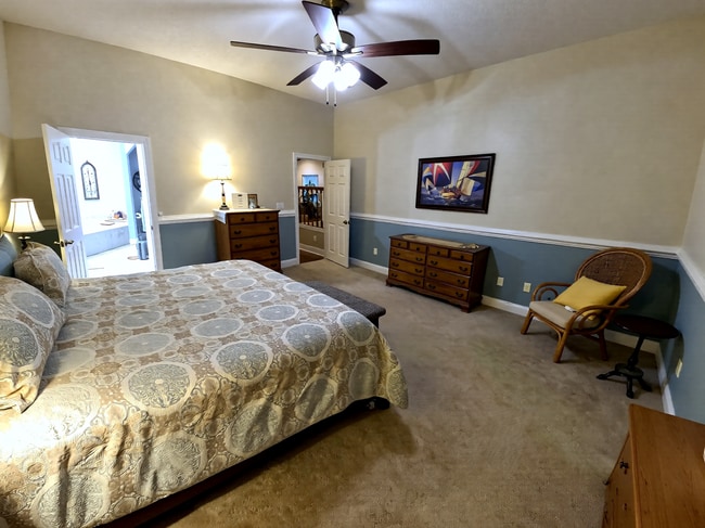 Building Photo - 998 Fay Dr