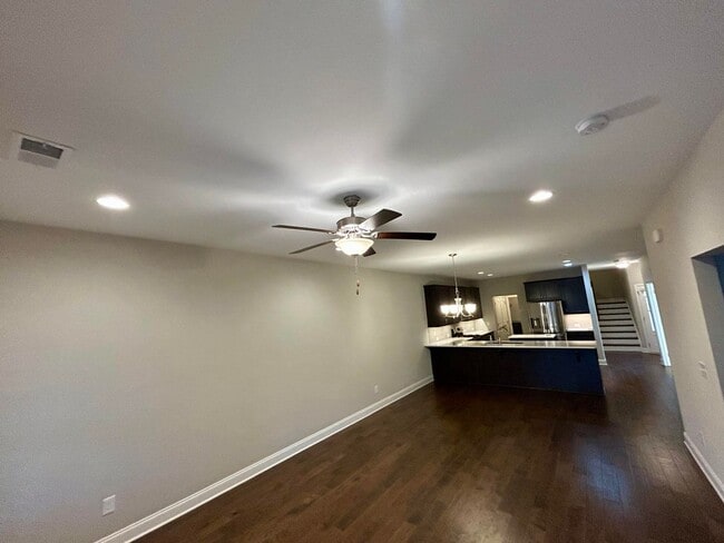 Building Photo - Spacious 3 bed, 3 bath home in Groves Park Commons featuring a modern kitchen, 2-car garage, and ...