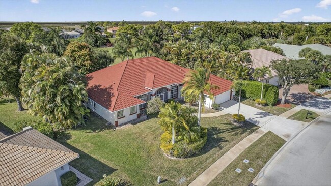 Building Photo - 1940 S Club Dr