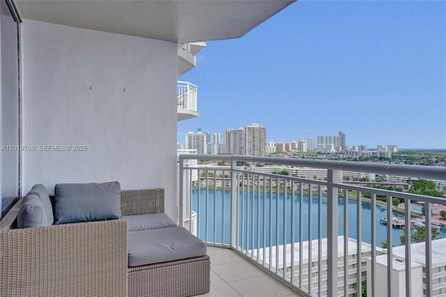 Building Photo - 18021 Biscayne Blvd