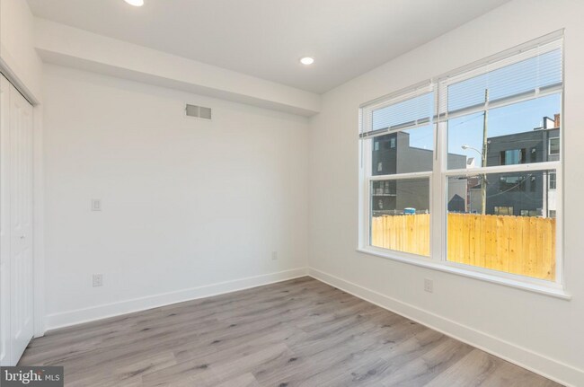 Building Photo - 1423 N 8th St