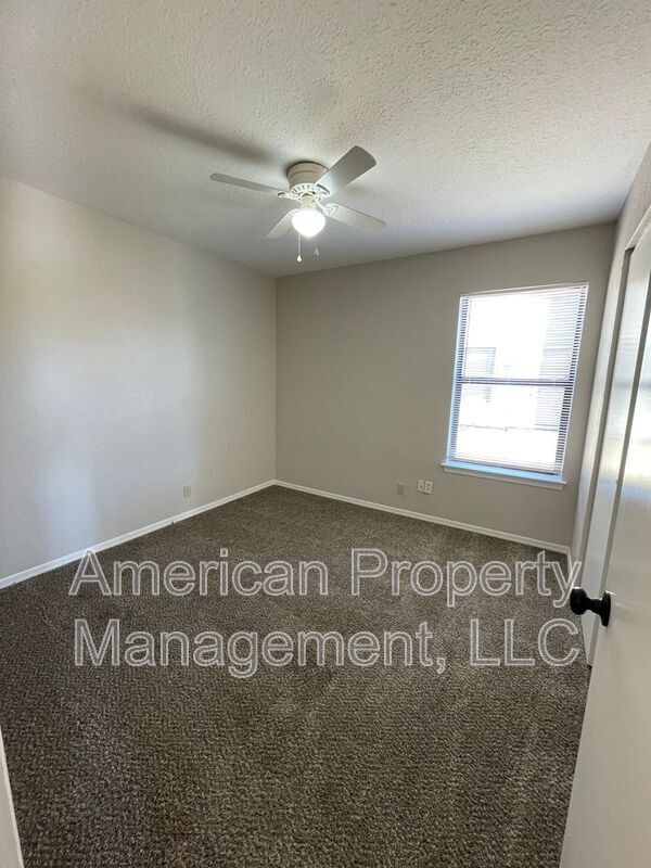 Building Photo - 13115 E 44th St