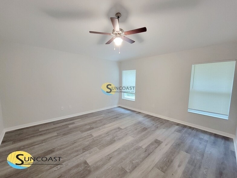 Building Photo - 329 Marion Oaks Blvd