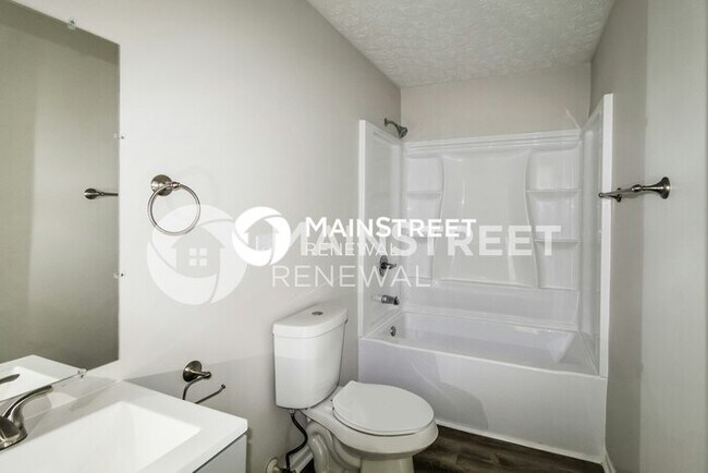 Building Photo - 4 Bedroom Pet-Friendly Home in Riverdale, ...