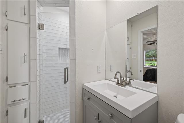 Building Photo - 105 S Weatherred Dr