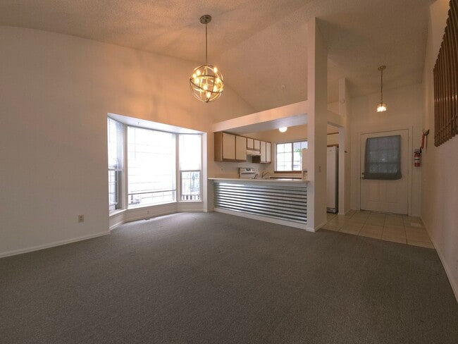 Building Photo - Spacious Tri-Level Home in Lafayette