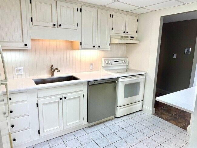 Building Photo - 51 Broad St