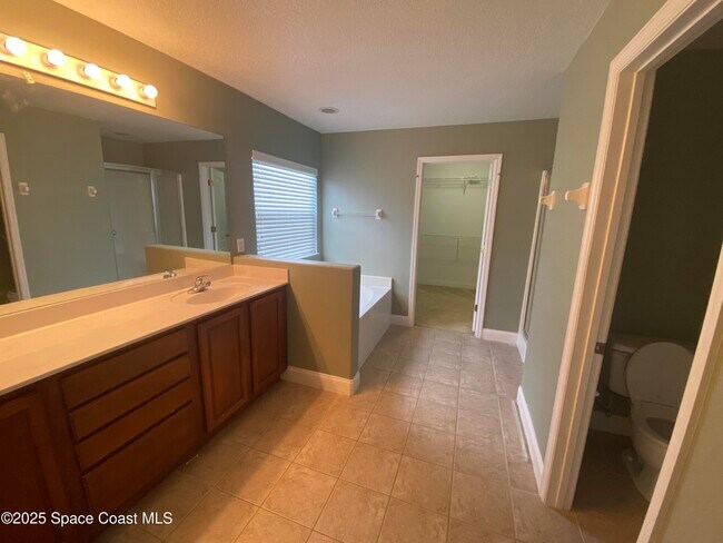 Building Photo - 3242 Merrick Ave