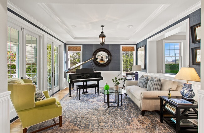 Building Photo - 13 Cape Danbury