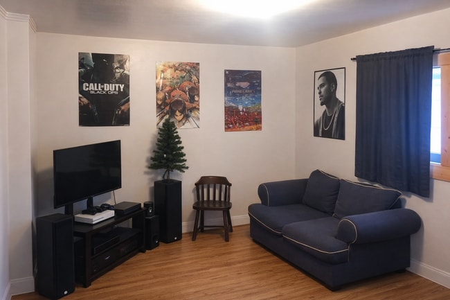 Building Photo - 900 E Houghton Ave