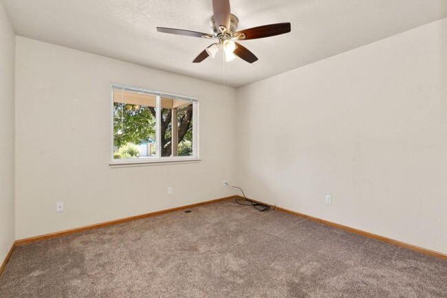 Building Photo - 1200 S Tyler Ave