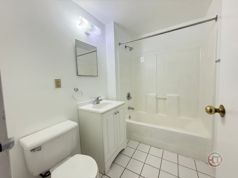 Building Photo - 1682 Topping Ave