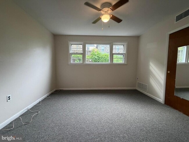Building Photo - 117 Elm Ave
