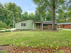 Building Photo - Perfect location right off of Lawyers rd!