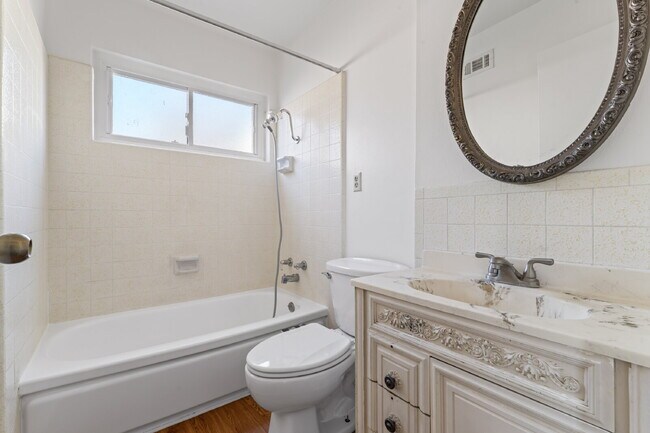 Building Photo - "Charming 3-Bedroom Sylmar Home with Cozy ...