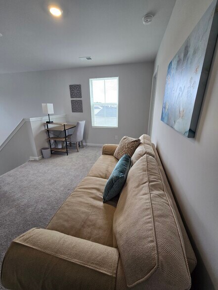 Building Photo - 175 Saltgrass Way