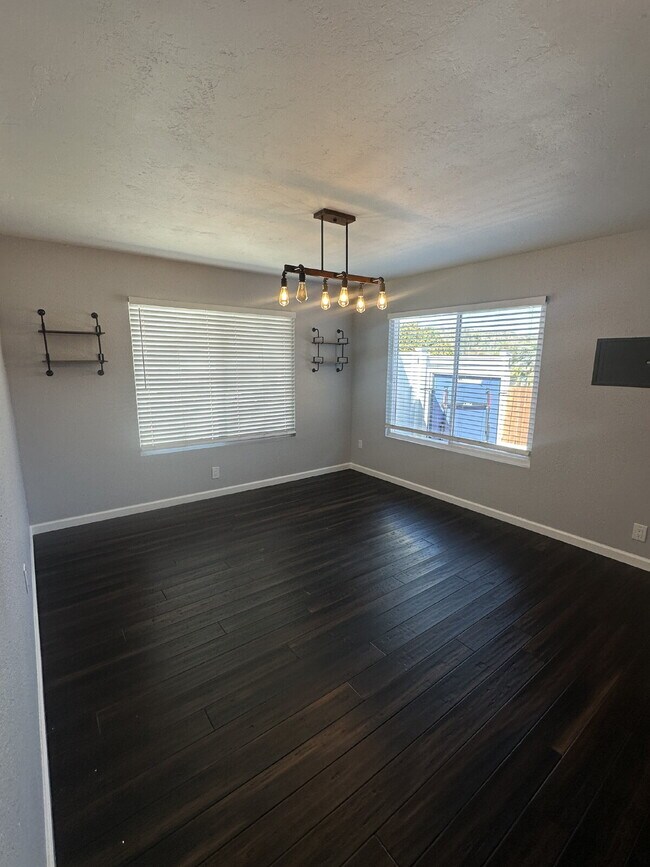 Building Photo - $5,250 - 4 Bed / 3 Bath Remodeled House in El Cajon