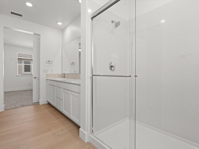 Building Photo - Desirable South Reno neighborhood of the Courtyards at Arrowcreek.