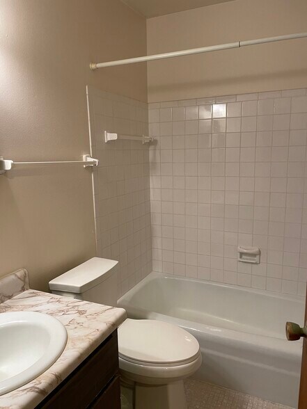 Bath-Shower over tub - 3180 S Brust Ave