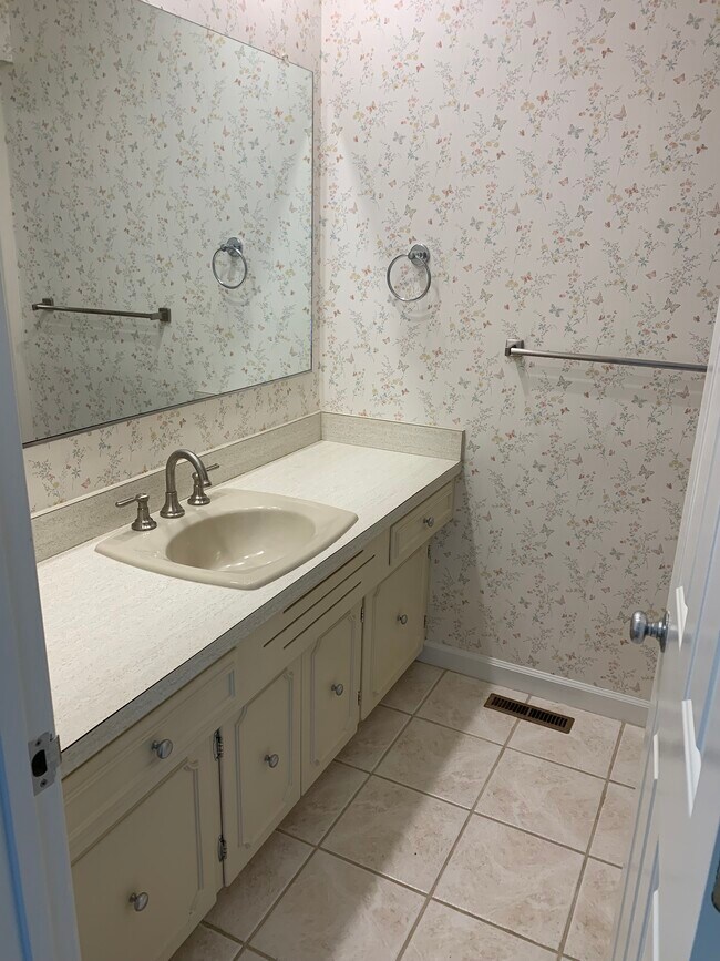 Building Photo - 132 Spyglass Dr