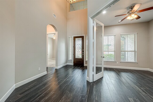 Building Photo - 6527 Camillia Ct