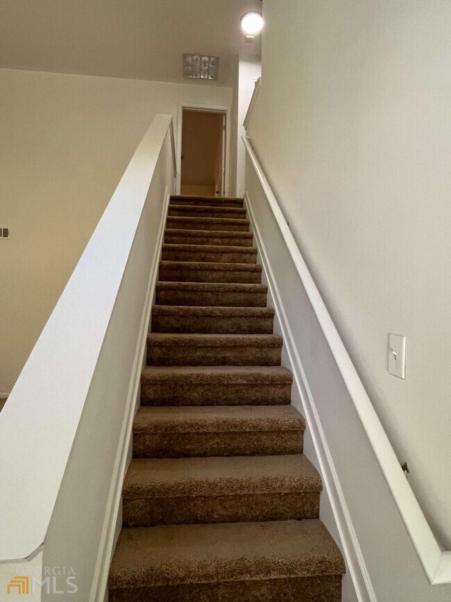 Building Photo - 1320 Gates Cir SE