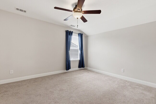 Building Photo - 686 Northlake Blvd