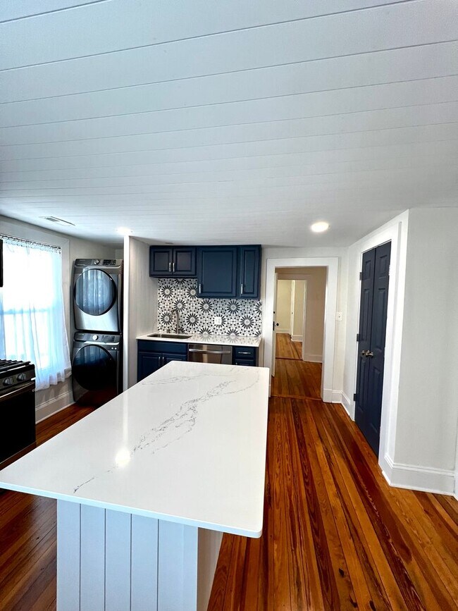 Building Photo - 21 S Church St