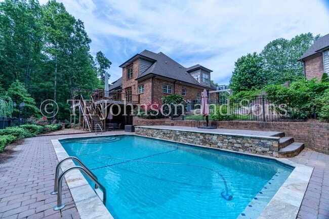 Building Photo - Luxury Living in Lewisville