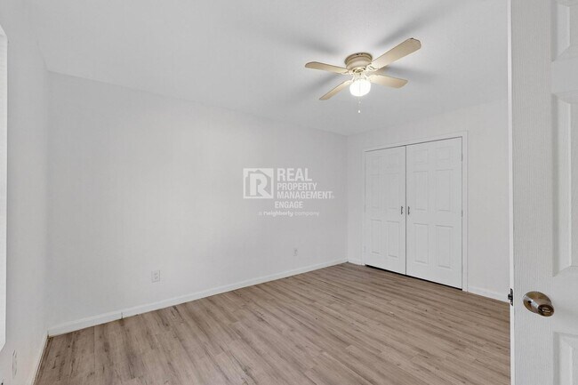 Building Photo - 631 W Baker St