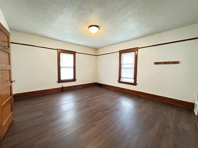 Building Photo - 841 S 18th St