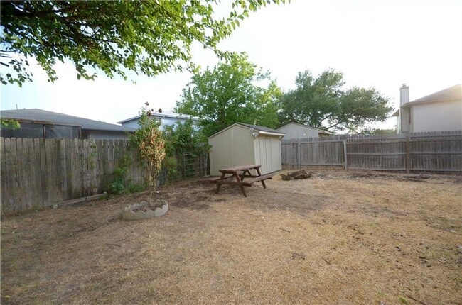 Building Photo - 13903 Lothian Dr