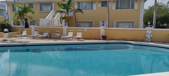 Building Photo - 2230 NE 56th Pl