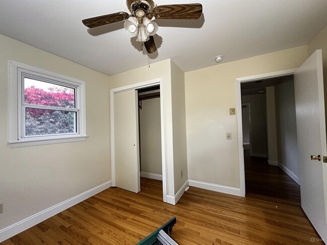 Building Photo - 108 Chesterfield Rd