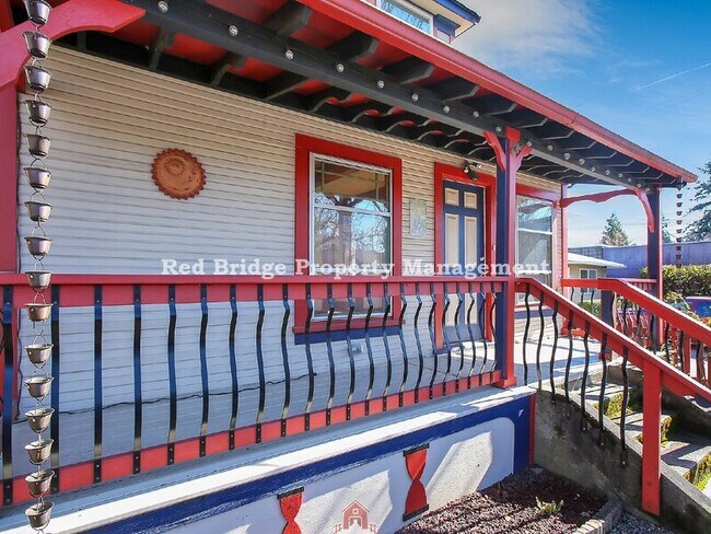 Building Photo - 5022 NE 23rd Ave