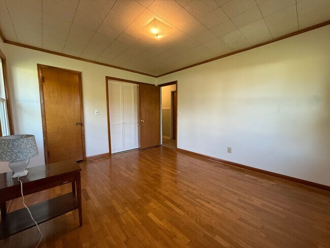 Building Photo - 2459 Middlesettlements Rd