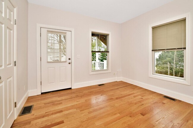 Building Photo - 22 High St