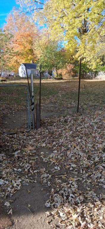 Building Photo - 526 Fairholm Ave