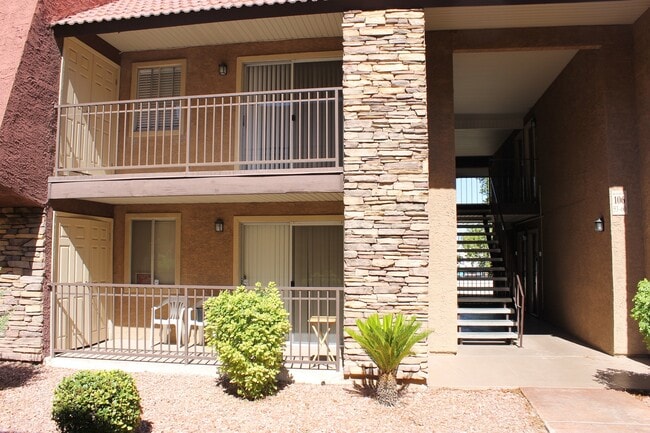 Building Photo - CUTE CONDO 1 BEDROOM, 1 BATHROOM, NEAR STR...