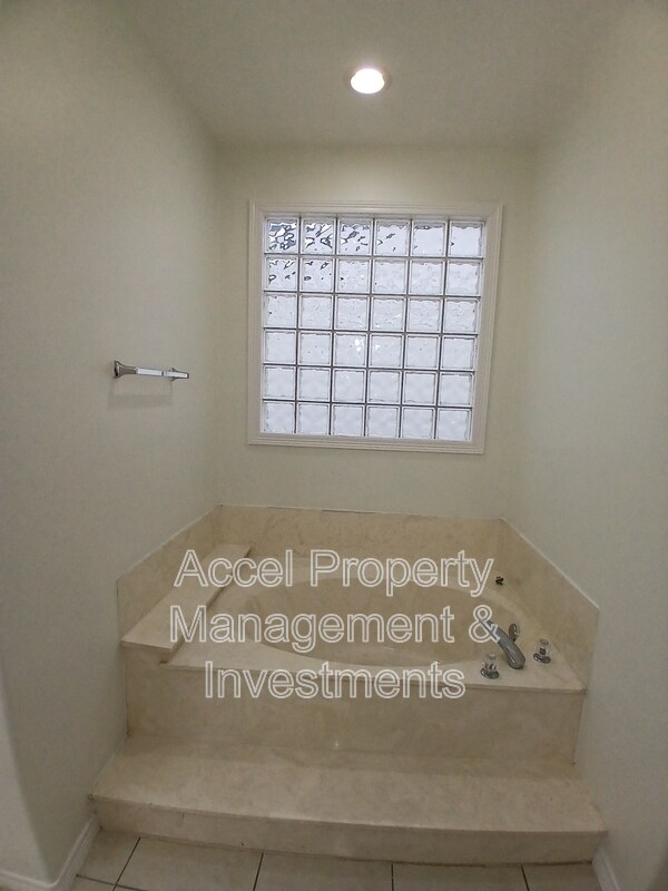 Building Photo - 130 San Jacinto St