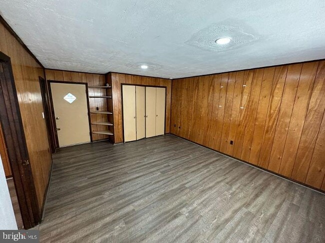 Building Photo - 2901 Tarragon Ln
