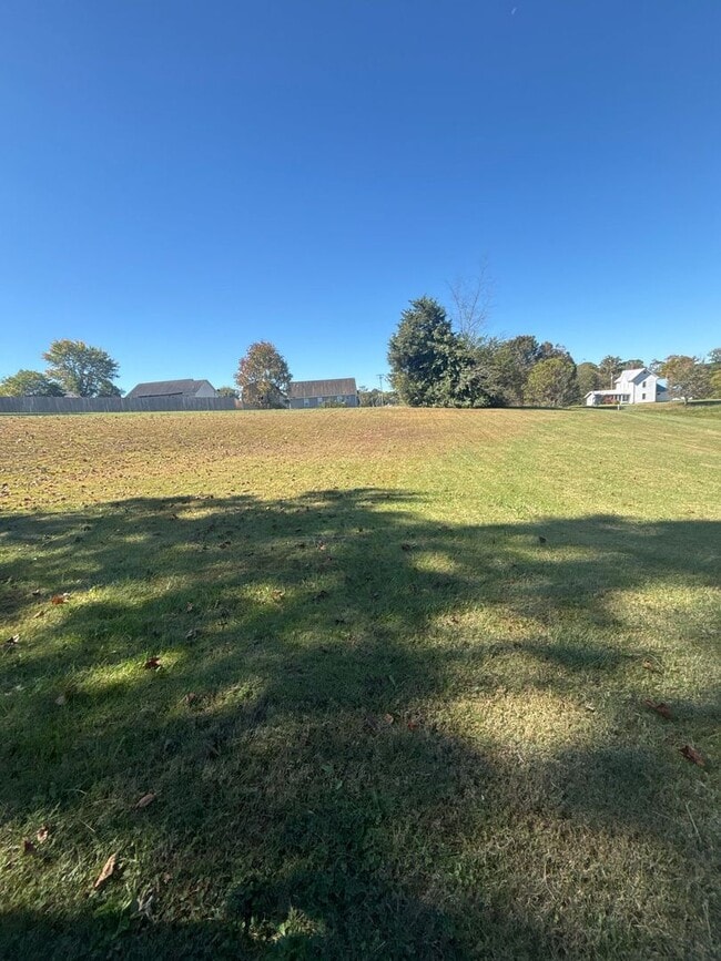 Building Photo - Coming Soon! Stunning 3 bedroom/2 Bath Home in Gray, $2200