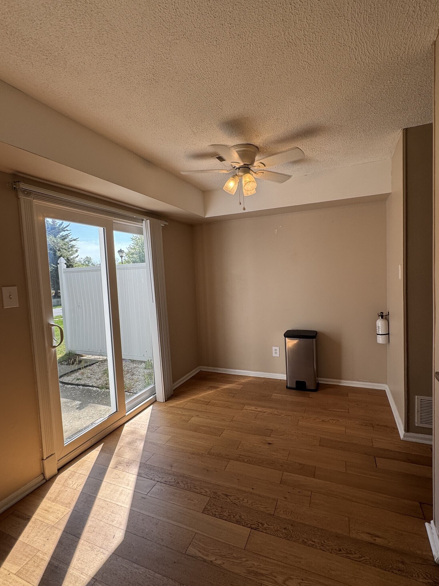 Building Photo - 102 Covered Bridge Ct