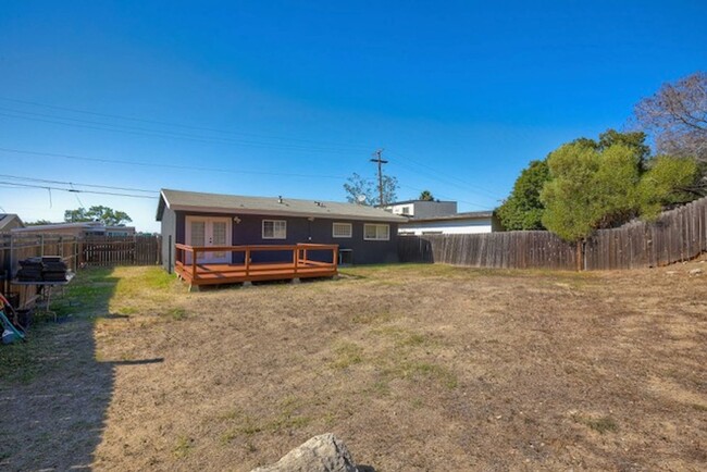 Building Photo - Beautifully remodeled 3-bedroom 2 bath hom...