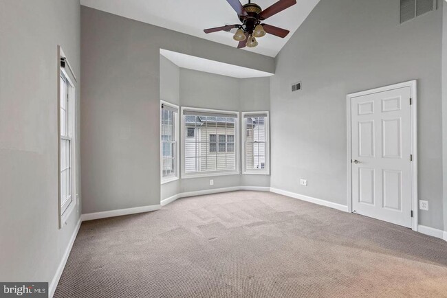 Building Photo - 8878 Ashgrove House Ln