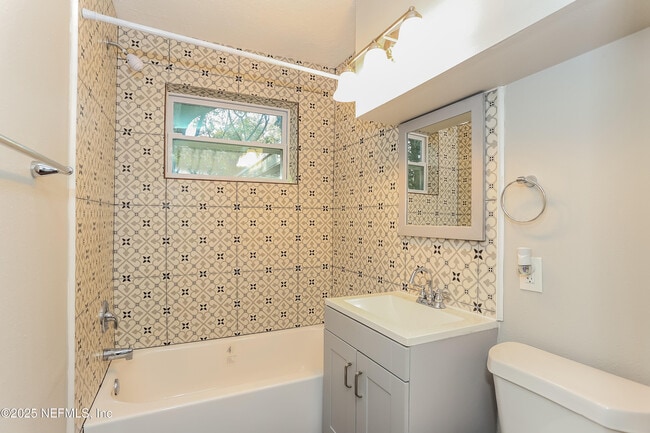 Building Photo - 5029 Fredericksburg Ave