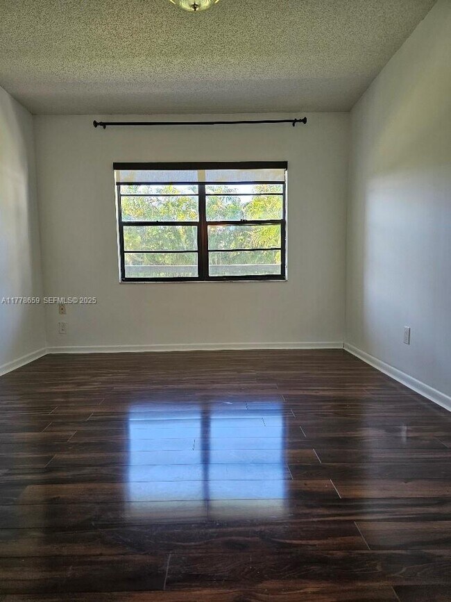 Building Photo - 1301 NE 7th St